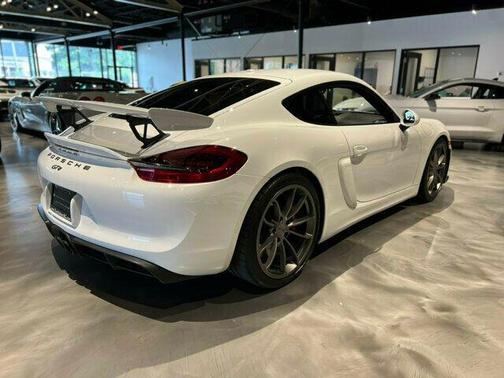 2016 Porsche Cayman GT4