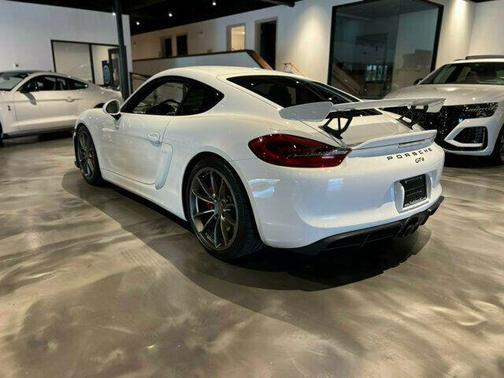 2016 Porsche Cayman GT4