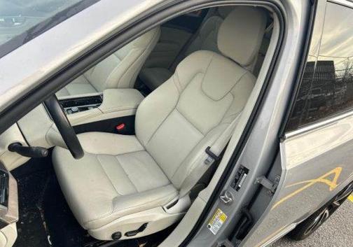 2024 Volvo XC90 B6 Plus Bright Theme 7-Seater