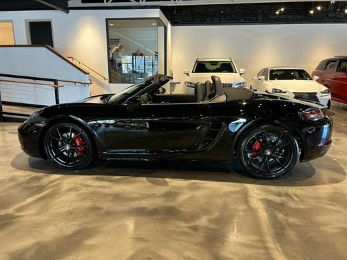 2024 Porsche 718 Boxster S