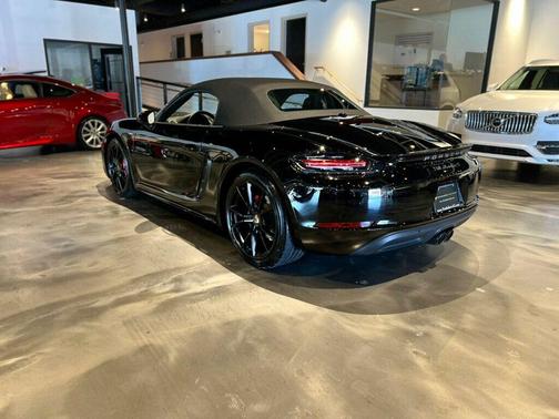 2024 Porsche 718 Boxster S