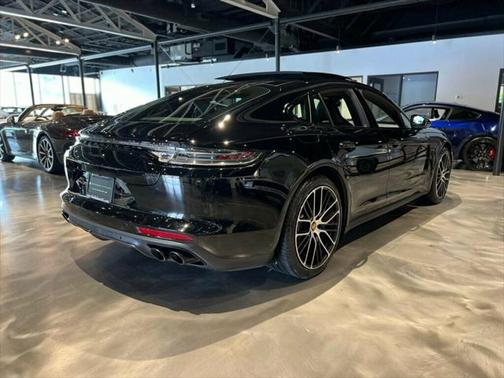 2023 Porsche Panamera Platinum Edition