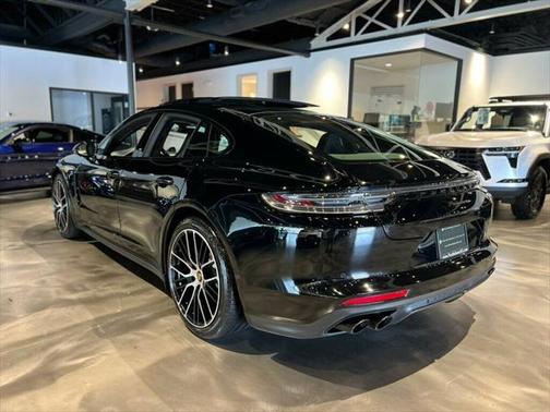 2023 Porsche Panamera Platinum Edition
