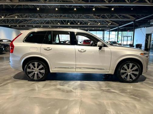 2022 Volvo XC90 T6 Inscription