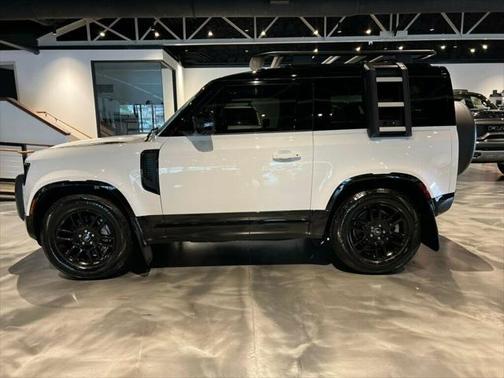 2023 Land Rover Defender 90 X-Dynamic SE