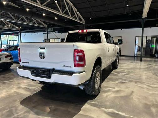 2023 RAM 2500 Laramie Crew Cab 4x4 6'4' Box