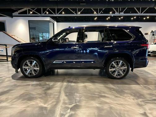2023 Toyota Sequoia Capstone