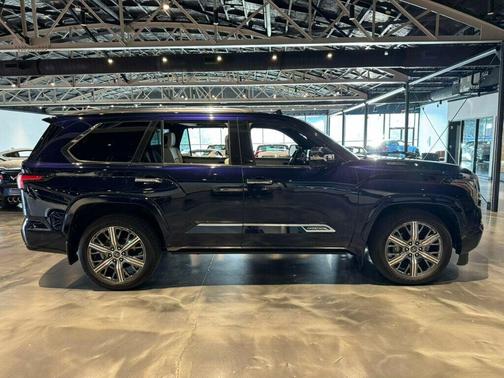 2023 Toyota Sequoia Capstone