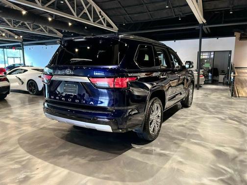 2023 Toyota Sequoia Capstone
