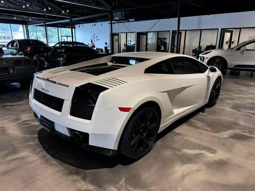 Bianco Monocerus 2008 Lamborghini Gallardo Coupe/InteriorCarbonPkg/IntLeather/BrandingPkg/PowerHeatedSeats