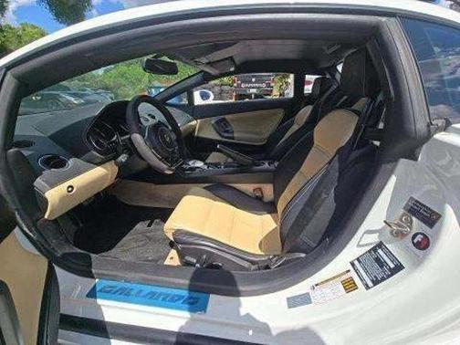 Bianco Monocerus 2008 Lamborghini Gallardo Coupe/InteriorCarbonPkg/IntLeather/BrandingPkg/PowerHeatedSeats