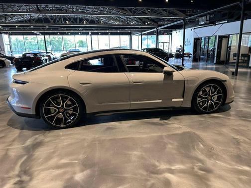 Chalk 2023 Porsche Taycan PremiumPkg/AdapAirSuspension/PSCB/21'RS SpyderDesignWheels/NAV