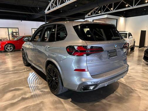 Skyscraper Grey Metallic 2025 BMW X5 xDrive40i