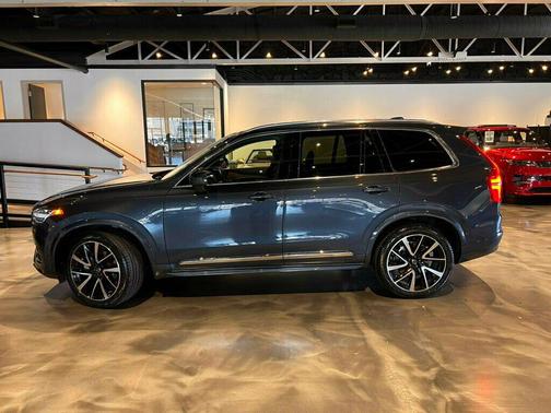 2023 Volvo XC90 B5 Plus