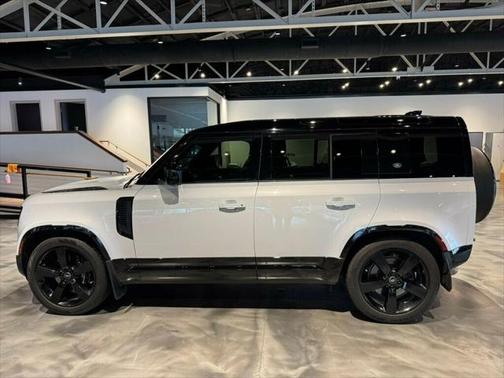 2023 Land Rover Defender 110 V8