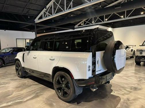 2023 Land Rover Defender 110 V8