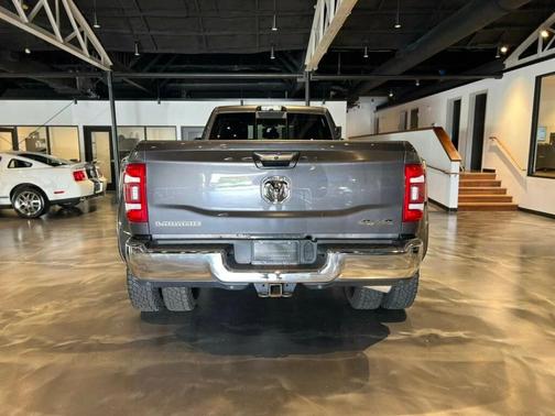 2019 RAM 3500 Laramie Crew Cab 4x4 8' Box
