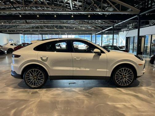 2023 Porsche Cayenne Platinum Edition