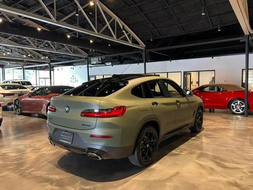 Green 2023 BMW X4 xDrive30i