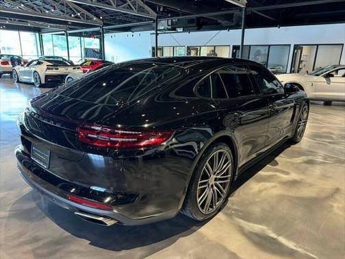 2018 Porsche Panamera Turbo