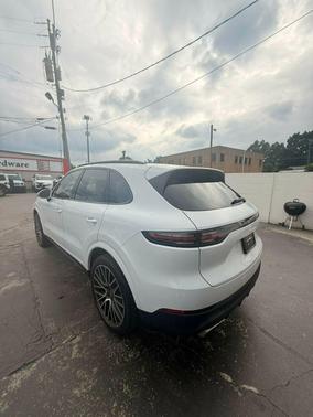 2022 Porsche Cayenne AWD/PremiumPkg/PanoRoof/ClubLeatherSeatPkg/SoftCloseDoors/NAV