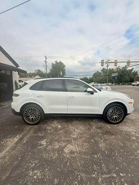 2022 Porsche Cayenne AWD/PremiumPkg/PanoRoof/ClubLeatherSeatPkg/SoftCloseDoors/NAV