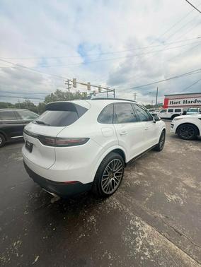 2022 Porsche Cayenne AWD/PremiumPkg/PanoRoof/ClubLeatherSeatPkg/SoftCloseDoors/NAV