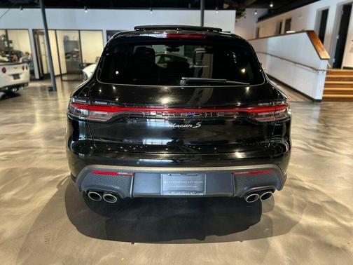 2022 Porsche Macan S