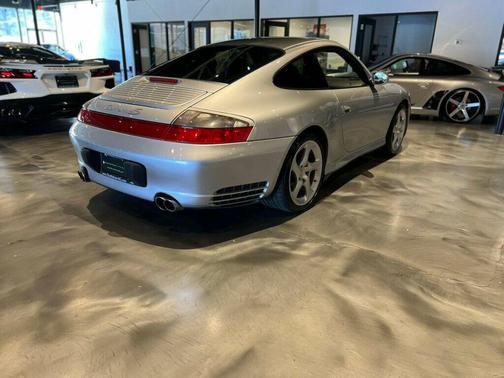 2004 Porsche 911 Carrera
