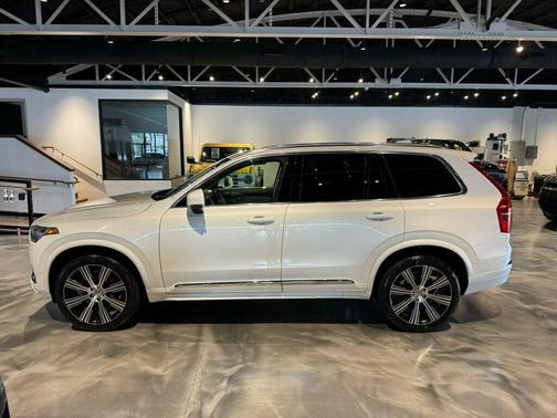 2024 Volvo XC90 B6 Plus Bright Theme 7-Seater