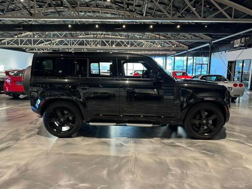 2023 Land Rover Defender 110 V8