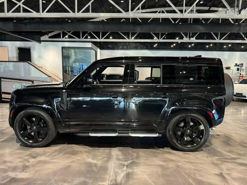 2023 Land Rover Defender 110 V8