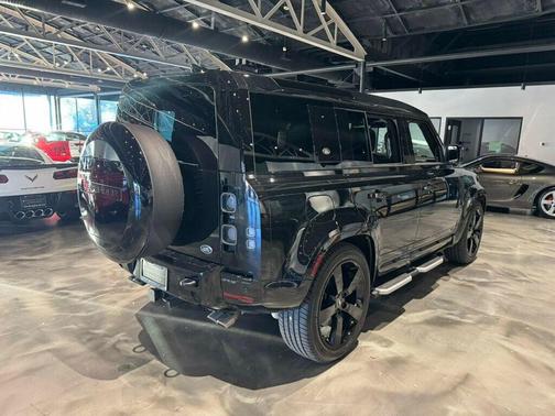 2023 Land Rover Defender 110 V8