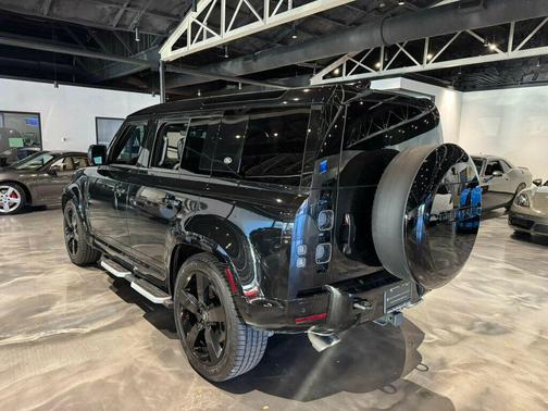 2023 Land Rover Defender 110 V8