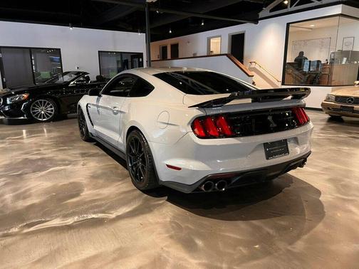 2017 Ford Shelby GT350 Base