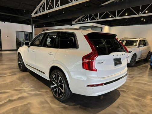 2023 Volvo XC90 B6 Plus 6-Seater