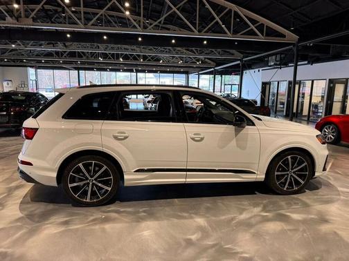 2023 Audi SQ7 4.0T Premium Plus