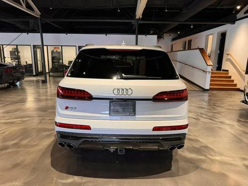 2023 Audi SQ7 4.0T Premium Plus