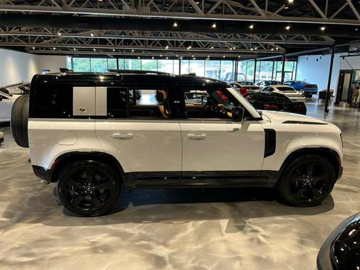 2023 Land Rover Defender 110 V8