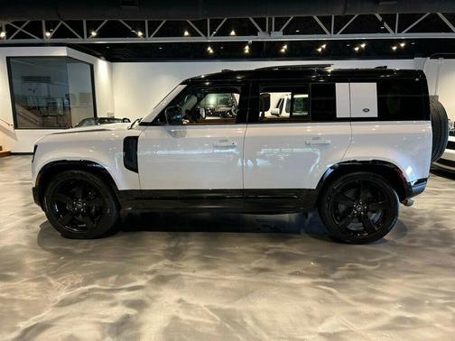 2023 Land Rover Defender 110 V8