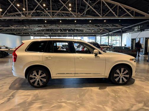 2023 Volvo XC90 B6 Ultimate 7-Seater