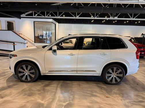 2023 Volvo XC90 B6 Ultimate 7-Seater