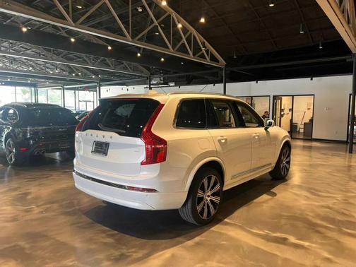 Crystal White Metallic 2023 Volvo XC90 Recharge Plug-In Hybrid T8 Plus Bright Theme 7-Seater
