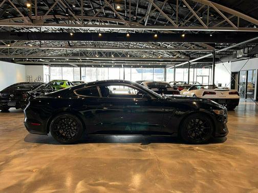 2016 Ford Shelby GT350 Base