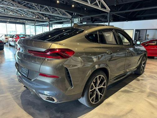 2023 BMW X6 xDrive40i