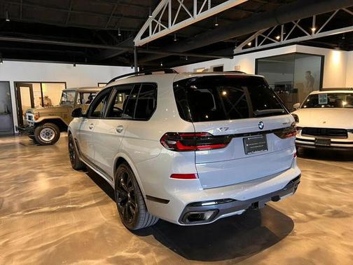 Brooklyn Grey Metallic 2024 BMW X7 xDrive40i