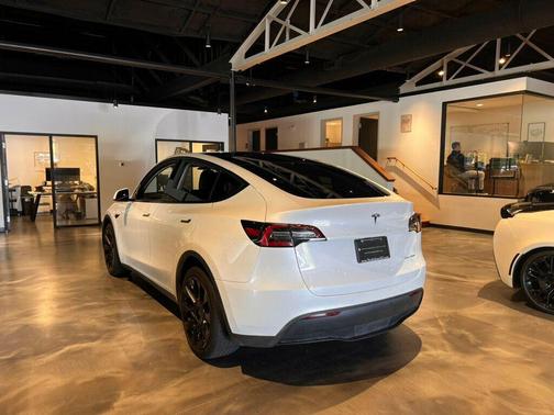 Solid Black 2020 Tesla Model Y LongRange/AWD/FullSelfDriving/HtdSeats/NAV/360Cam/LaneKeepAssist