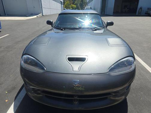 Graphite Metallic 2002 Dodge Viper RT/10