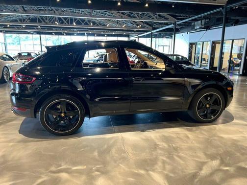 2017 Porsche Macan AWD/PremiumPkgPlus/21'SportClassicWheels/Htd&CldSeats/PanoRoof