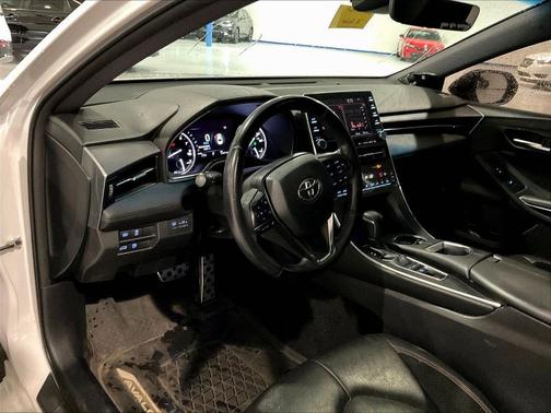 Pearl 2019 Toyota Avalon XSE